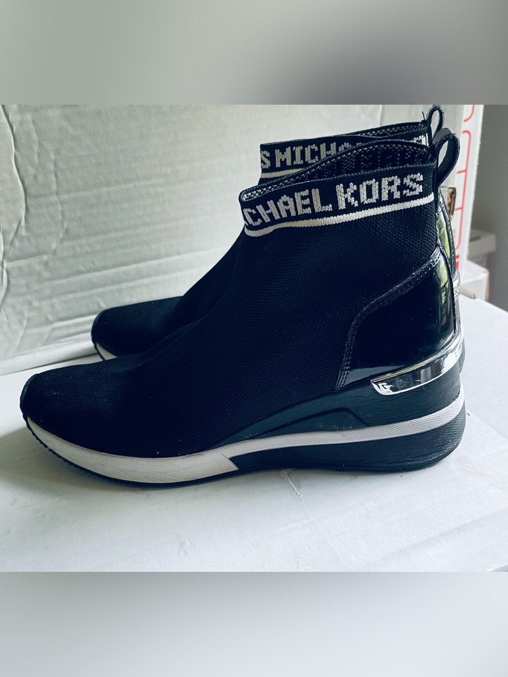 Michael Kors Skylar Black Knit Slip On Sneakers | Size 7 - Picture 3 of 6